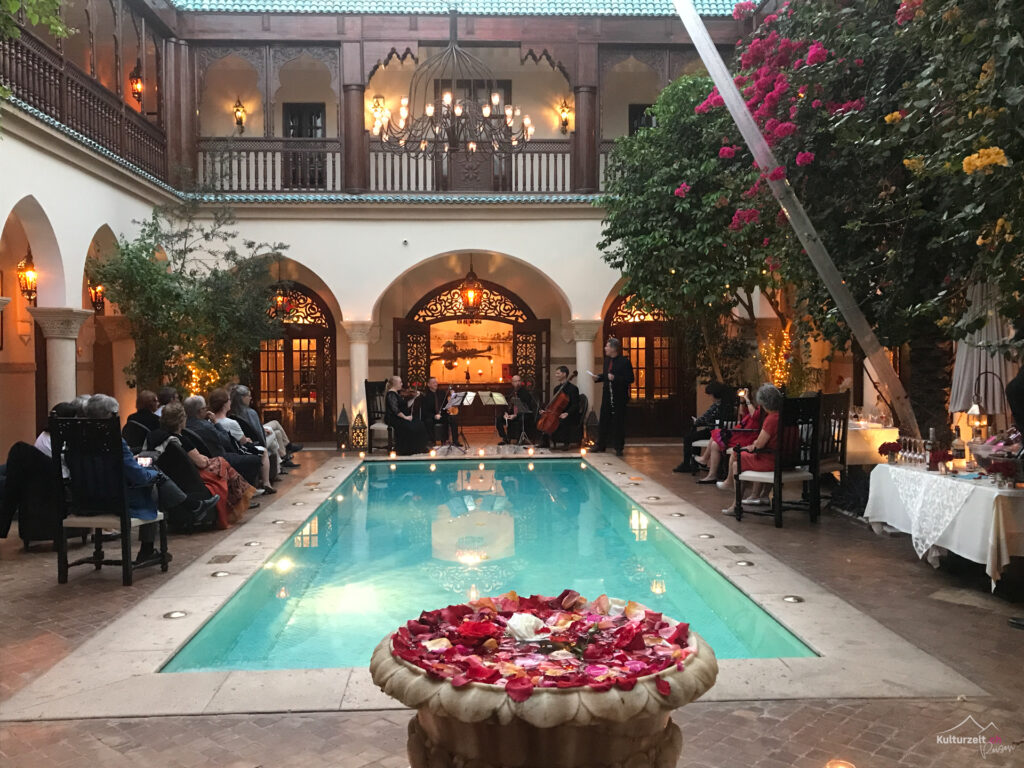 Marrakesch 2027 — Kulturzelt-Reisen-marrakesch gartenreise-Kulturreise 15 Kammermusikkonzert im Innenhof des Riads Demeures d’Orient in Marrakesch – Kulturreise Marrakesch 2027
